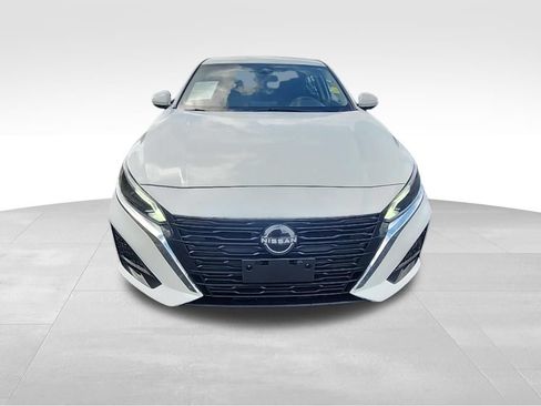 Used 2023 Nissan Altima 2.5 SV FWD image 3