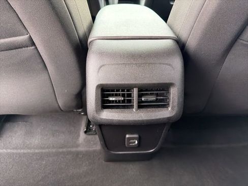 Used 2019 Chevrolet Equinox LT FWD image 16