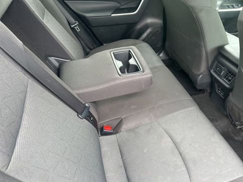 Used 2025 Toyota RAV4 XLE FWD image 16
