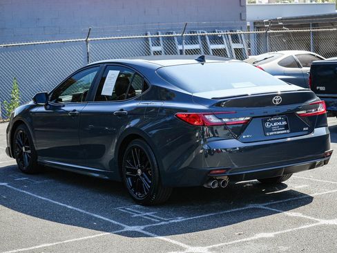 Used 2025 Toyota Camry SE FWD image 4