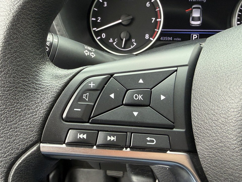 Used 2024 Nissan Sentra SV FWD image 12