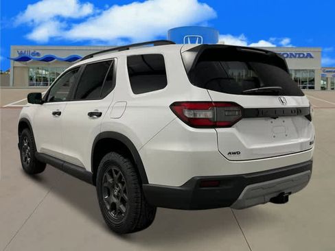 New 2025 Honda Pilot TrailSport image 3