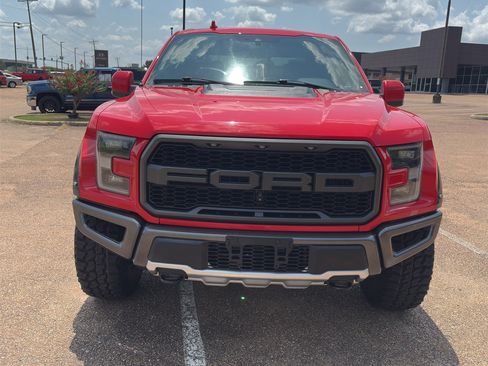 Used 2019 Ford F150 Raptor w/ Equipment Group 802A Luxury AWD/4WD image 2