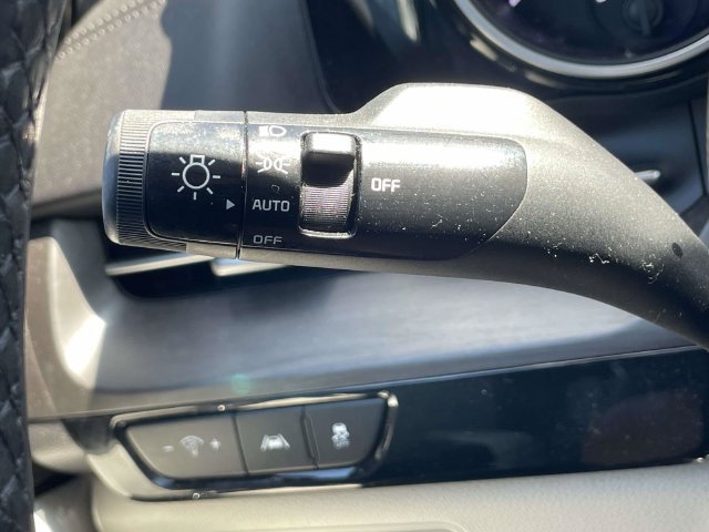 Certified 2022 Kia Carnival SX FWD image 23