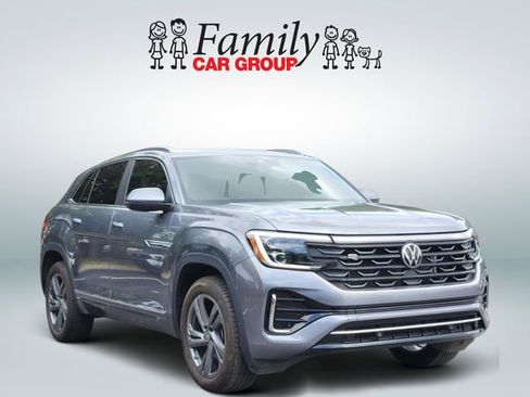 Used 2024 Volkswagen Atlas Cross Sport SEL R-Line image 2