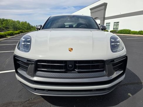 Used 2023 Porsche Macan Turbo AWD/4WD image 16