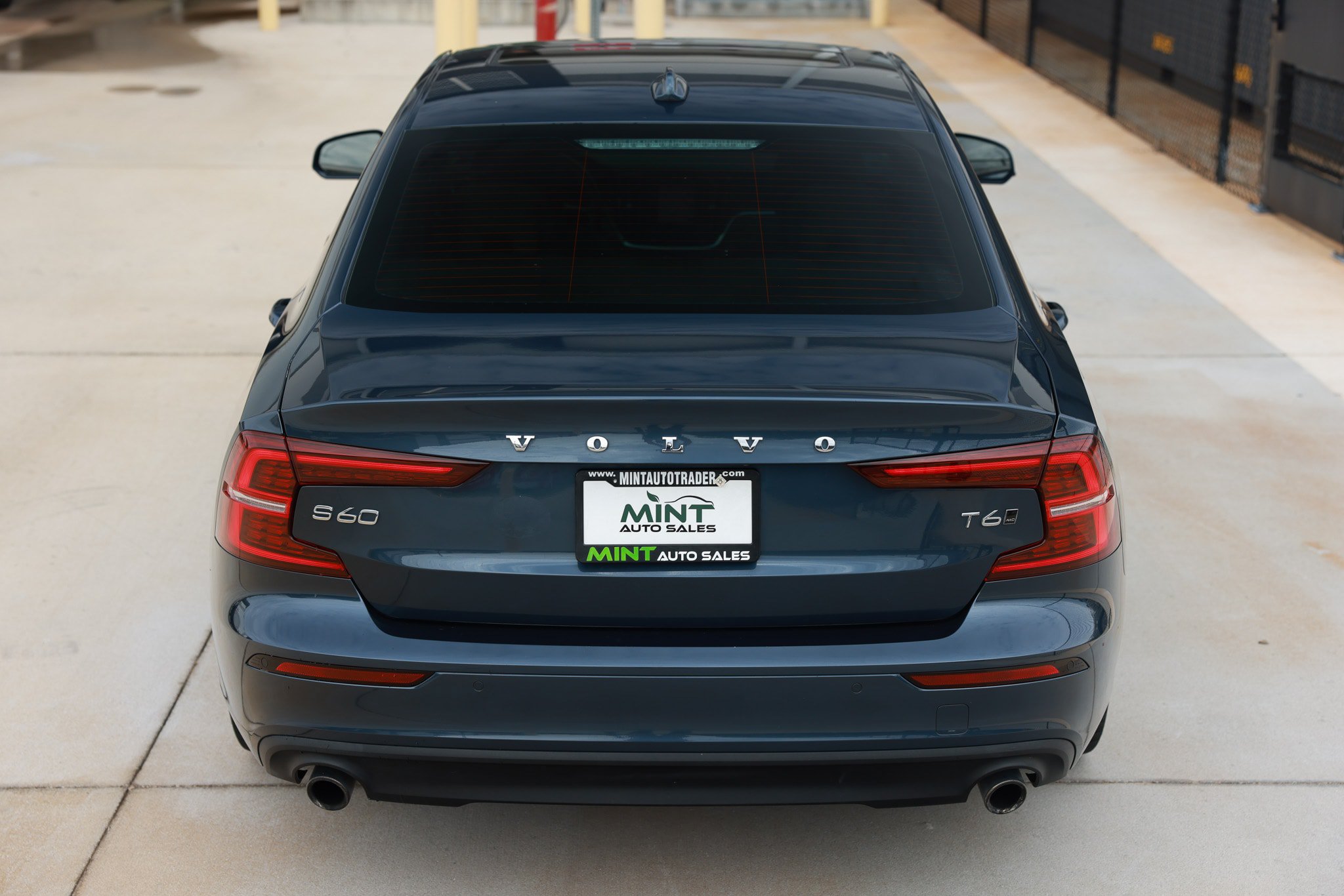 Used 2020 Volvo S60 T6 Momentum w/ Protection Package AWD/4WD image 13