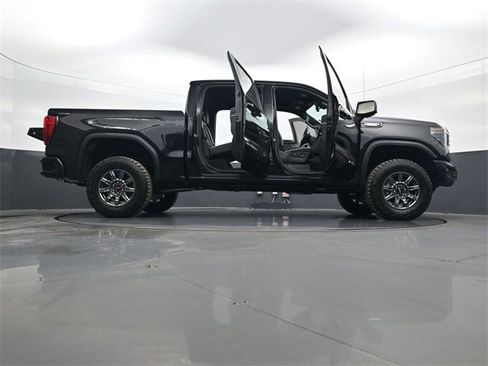 Used 2025 GMC Sierra 1500 AT4X image 33