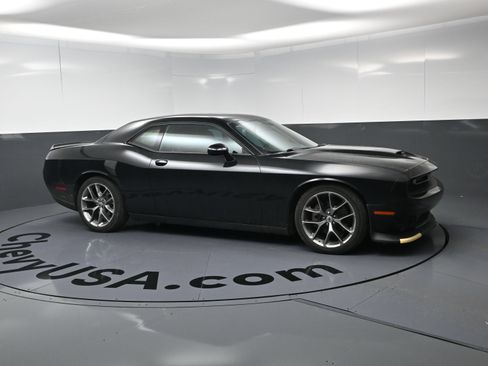 Used 2022 Dodge Challenger GT RWD image 2