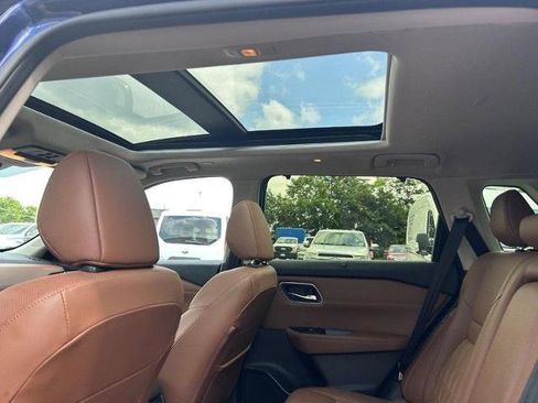 Used 2024 Nissan Rogue Platinum w/ Platinum Premium Package image 11