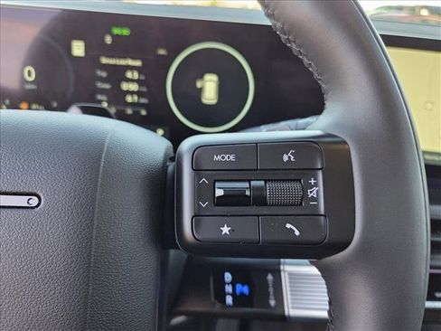 Used 2025 Hyundai Santa Fe Calligraphy image 12