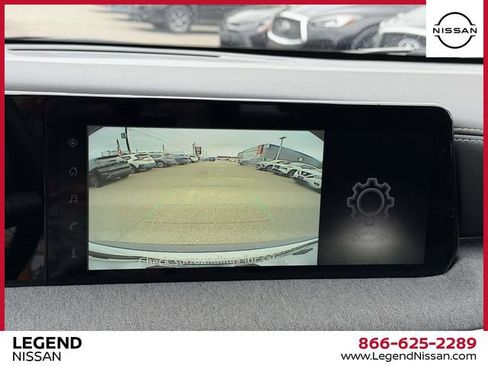Used 2025 Nissan Kicks SV AWD/4WD image 31
