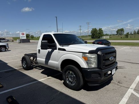 Used 2012 Ford F250 XL w/ XL Value Pkg image 4