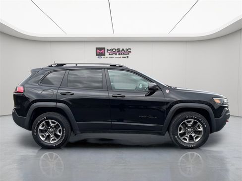 Used 2019 Jeep Cherokee Trailhawk w/ Comfort/Convenience Group image 8