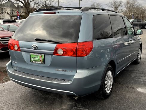 Used 2009 Toyota Sienna CE image 5