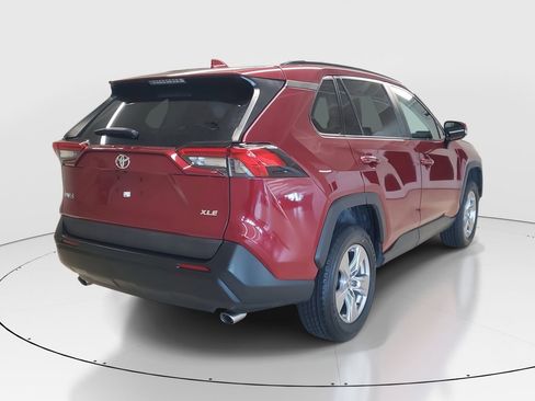 Certified 2022 Toyota RAV4 XLE w/ Convenience Package image 7