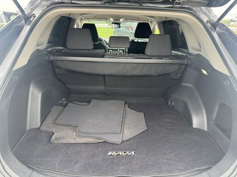 Used 2023 Toyota RAV4 LE AWD/4WD image 28
