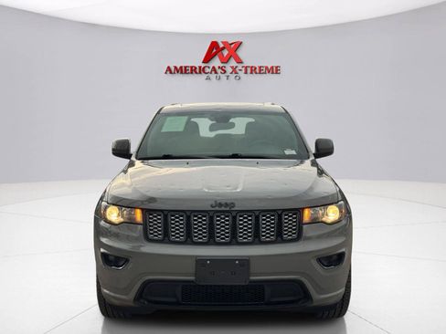 Used 2020 Jeep Grand Cherokee Altitude AWD/4WD image 9