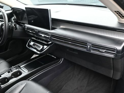 Used 2023 Lincoln Corsair FWD image 5