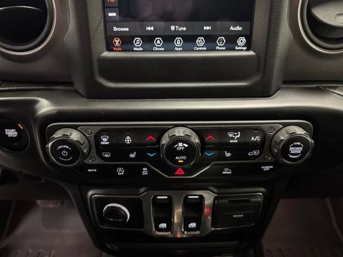 Used 2021 Jeep Wrangler Sport AWD/4WD image 3