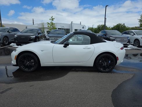 Used 2025 MAZDA MX-5 Miata Club RWD image 2