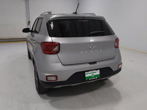 Used 2025 Hyundai Venue SEL FWD image 6