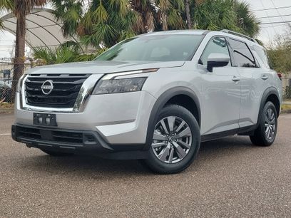 Certified 2025 Nissan Pathfinder SV