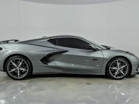 Used 2023 Chevrolet Corvette Stingray Preferred Cpe w/ Z51 Performance Package RWD image 9