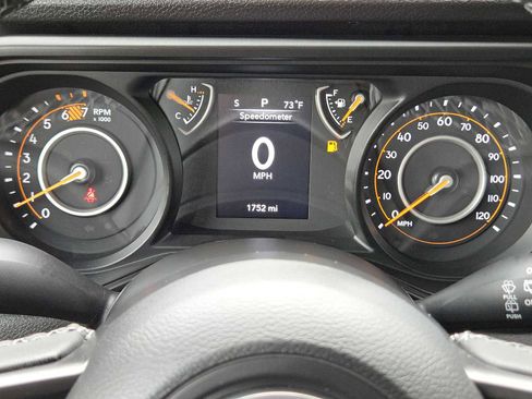 Used 2025 Jeep Wrangler Sport image 16