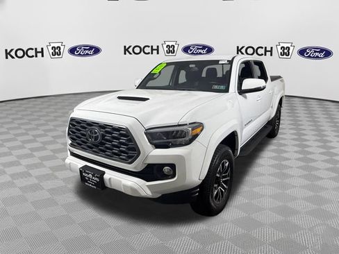 Used 2023 Toyota Tacoma TRD Sport w/ Technology Package AWD/4WD image 3