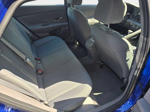 Used 2022 Hyundai Elantra SEL FWD image 13