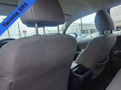 Used 2020 Toyota Tacoma SR5 AWD/4WD image 22