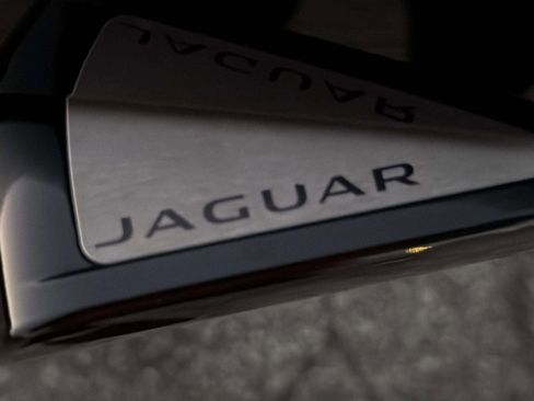 Used 2017 Jaguar F-TYPE Coupe image 50