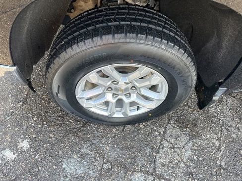 Used 2022 Chevrolet Silverado 1500 LT image 11