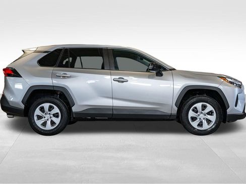 Used 2024 Toyota RAV4 LE image 7