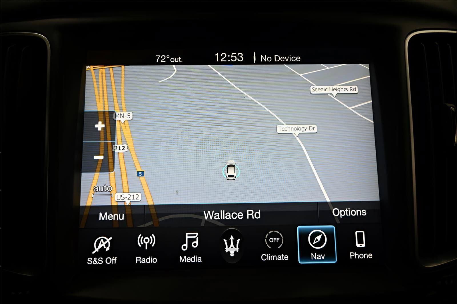 Used 2019 Maserati Levante AWD/4WD image 28
