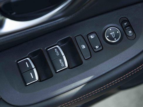 Used 2025 Honda HR-V Sport image 37