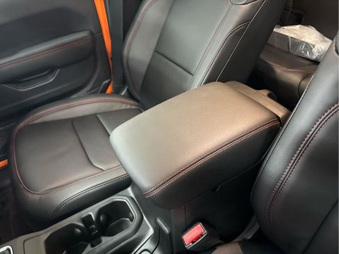 New 2025 Jeep Wrangler Rubicon w/ Convenience Group image 13