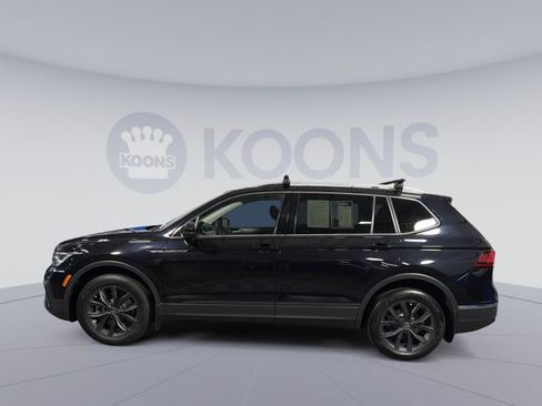 Used 2022 Volkswagen Tiguan SE AWD/4WD image 2