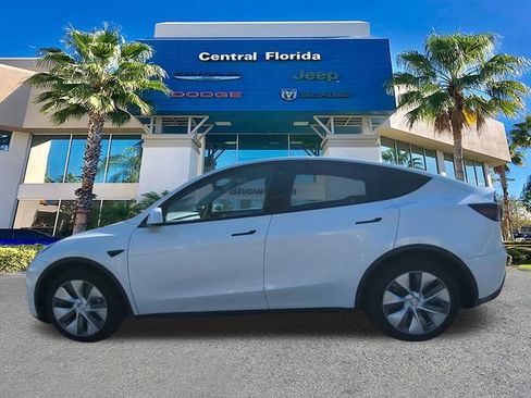 Used 2023 Tesla Model Y Long Range image 8