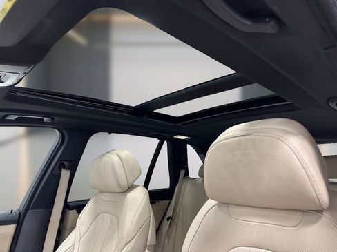 Used 2018 BMW X5 xDrive35d w/ Lighting Package image 9