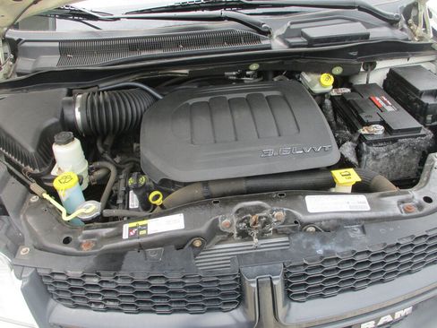 Used 2013 RAM C/V Tradesman FWD image 4