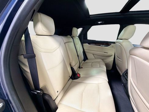 Used 2017 Cadillac XT5 Luxury w/ Driver Awareness Package AWD/4WD image 30
