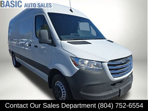 Used 2020 Freightliner Sprinter 3500 image 5