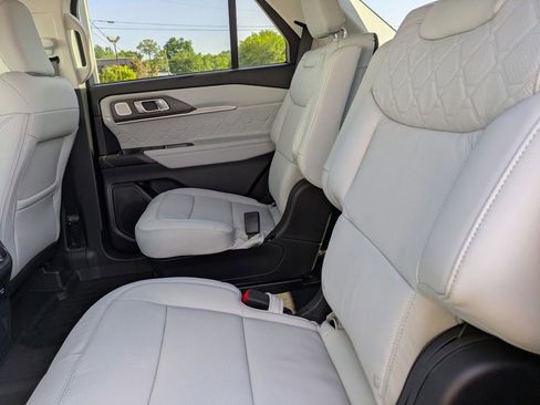 New 2026 Ford Explorer Platinum image 17