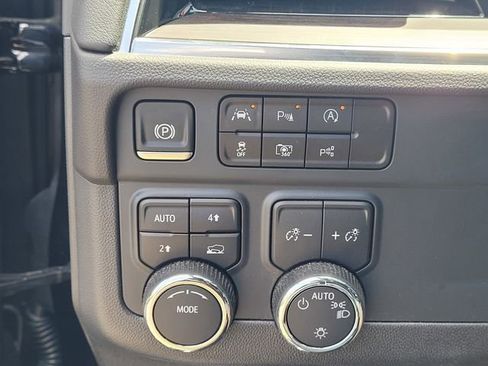 Used 2025 Chevrolet Tahoe LT AWD/4WD image 24