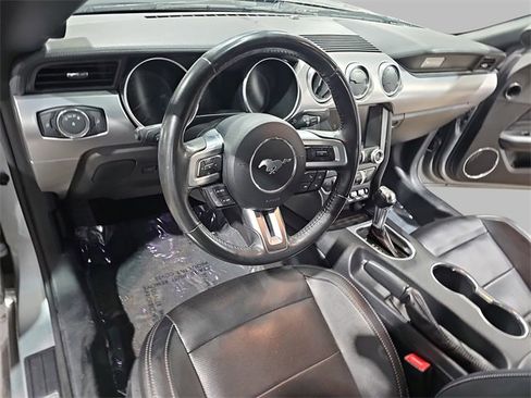 Used 2022 Ford Mustang Premium image 15