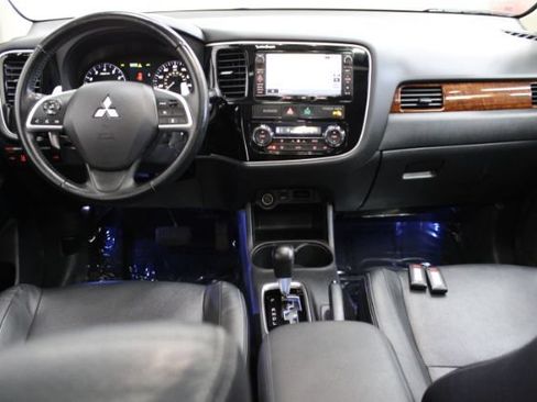 Used 2014 Mitsubishi Outlander GT AWD/4WD image 2
