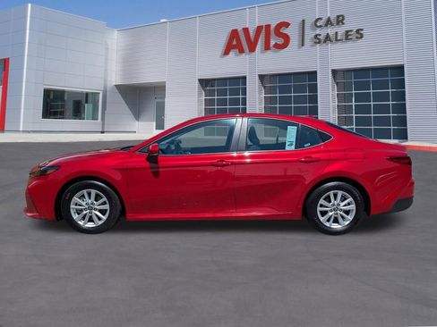 Used 2025 Toyota Camry LE FWD image 10