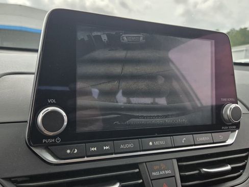 Used 2025 Nissan Altima 2.5 SV FWD image 24